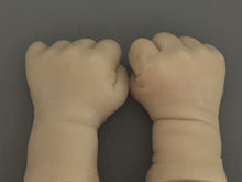 Load image into Gallery viewer, 1/4 Newborn silicone hands